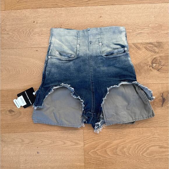 Innovare Denim - Lyla Ombre High Rise Short Jeans in Blue - Picture 1 of 3